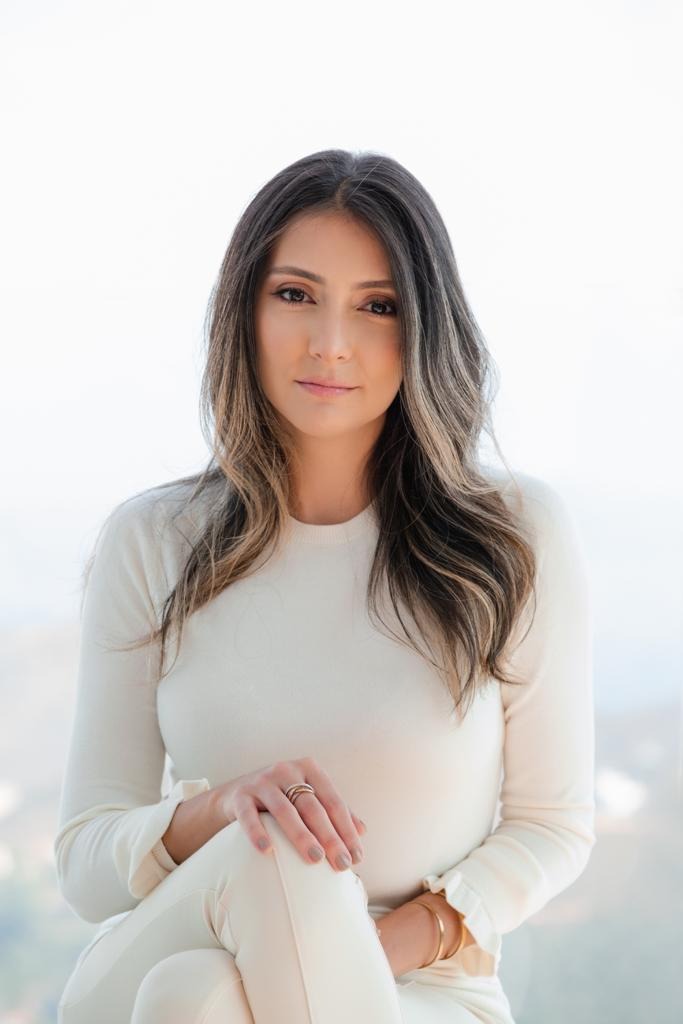 Dra. Júlia Zambelli